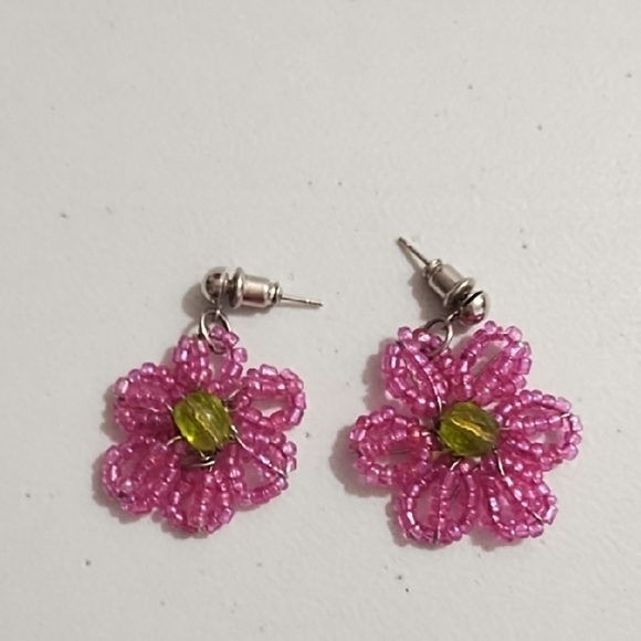 Y2K Vibrant Pink and Green Beaded Floral Jewelry Set Bracelet & Post Earrings - Picture 7 of 13